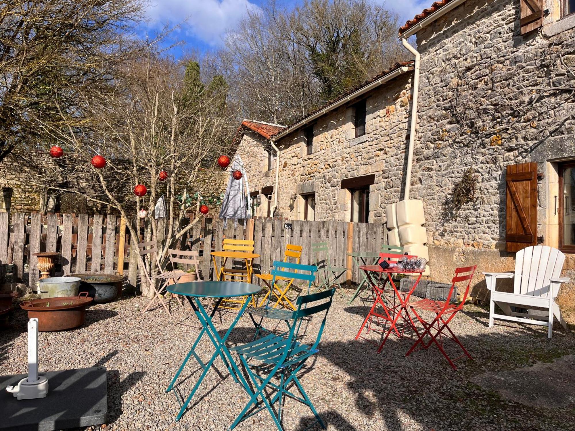 Le Plantier2 Villa Beaulieu-sur-Sonnette Buitenkant foto