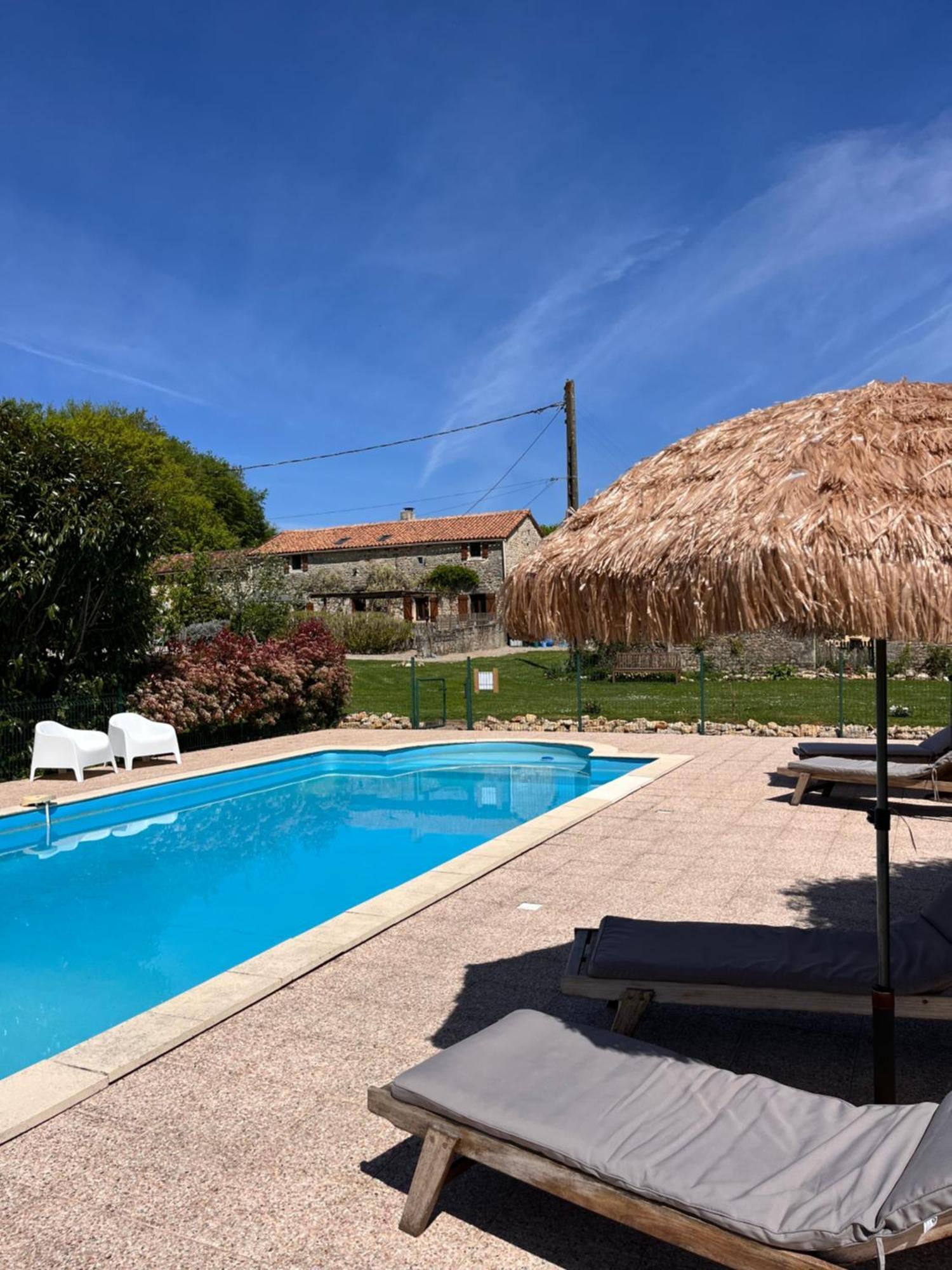 Le Plantier2 Villa Beaulieu-sur-Sonnette Buitenkant foto